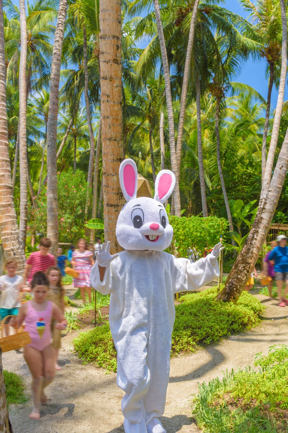 Alice in Amilla: a whimsical Easter wonderland awaits at Amilla ...