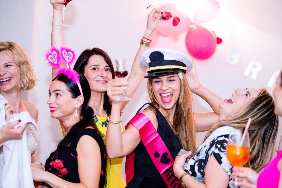 Competition reveals Brits worst in-flight travel experiences hen party